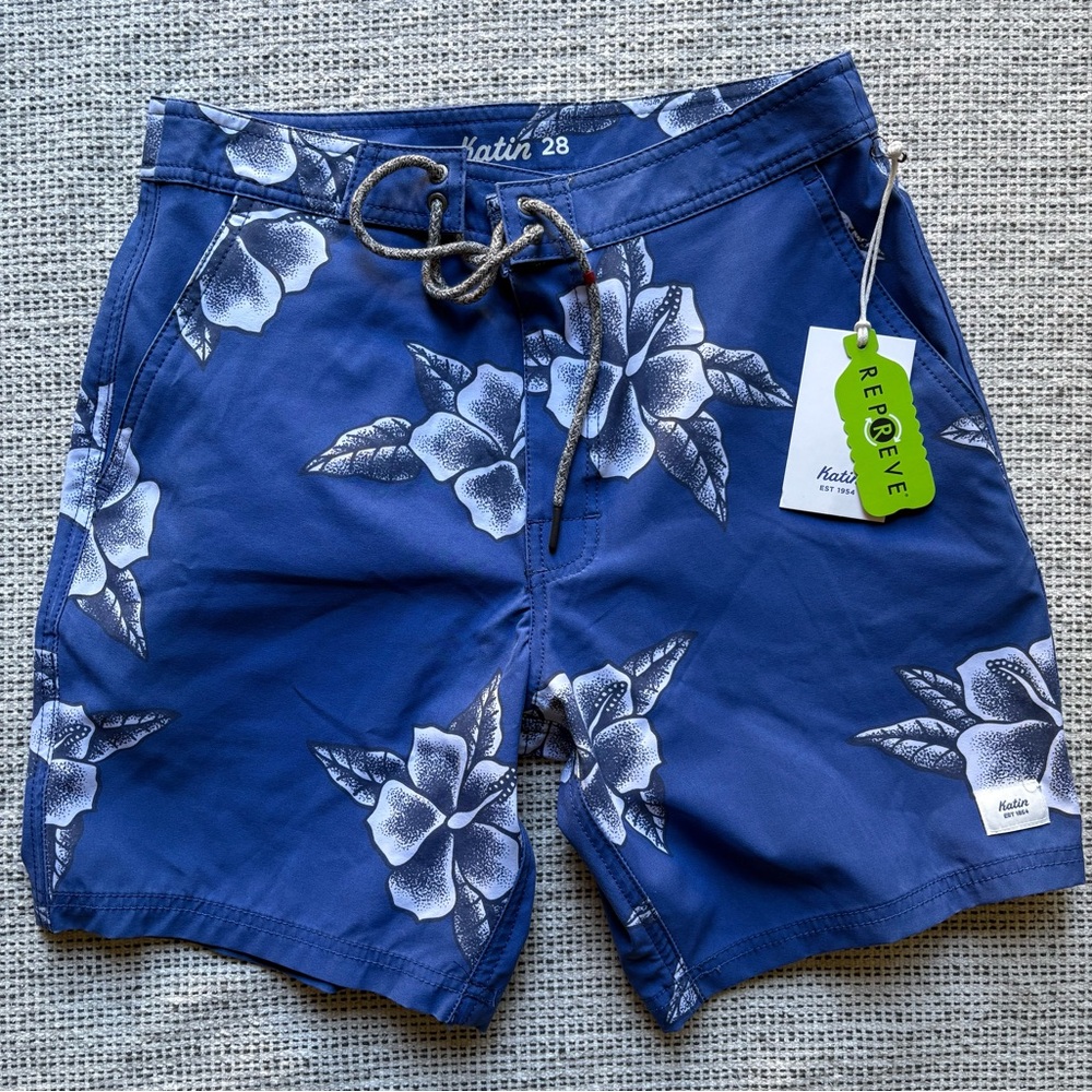 Katin Men’s 28 Blue/white Hibiscus Hybrid Trunks